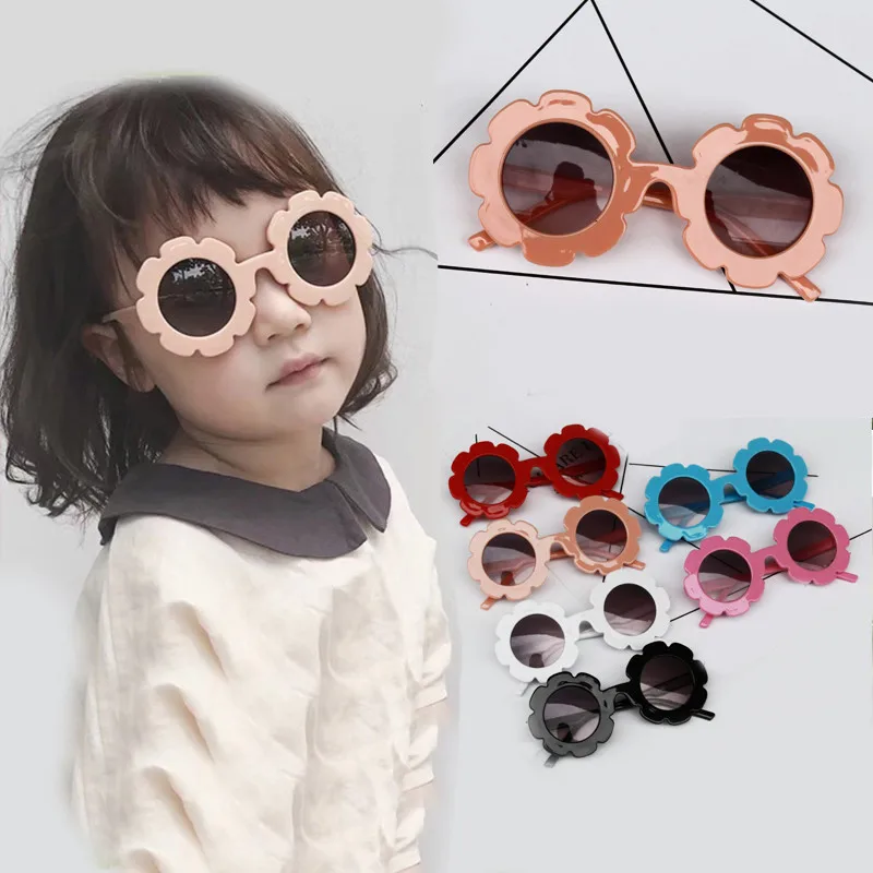 2019 New Korean Style Kids Sunglasses Children Boys Girls Round Flower Glasses Flowers Frame Sport Novelty Toys Outwear
2019 New Korean Style Kids Sunglasses Children Boys Girls Round Flower Glasses Flowers Frame Sport Novelty Toys Outwear