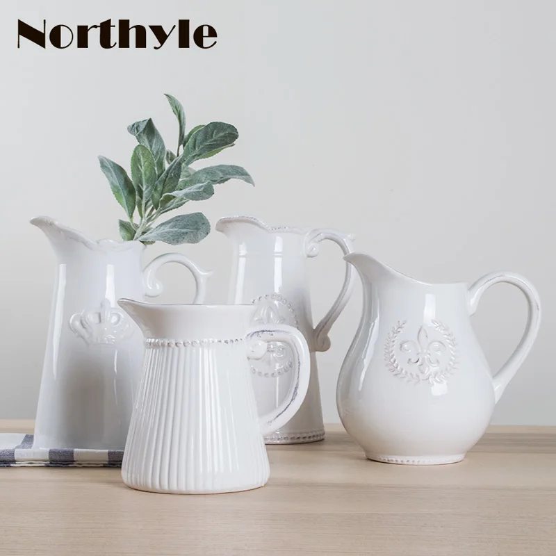 European classical ceramic vase wedding decoration porcelain flowerpot for flowers home decoration clay handmade flower bottle
European classical ceramic vase wedding decoration porcelain flowerpot for flowers home decoration clay handmade flower bottle