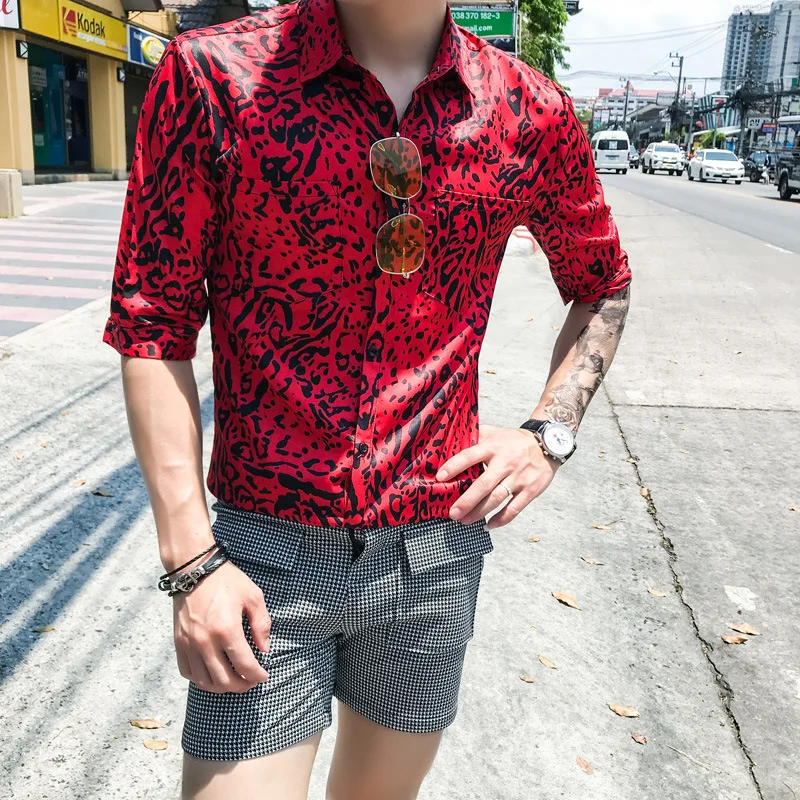 2019 Handsome Leopard Men Shirt half sleeve Slim Fit Casual Shirt Night Club Red Shirt Men Streetwear Camisa Social Masculina
2019 Handsome Leopard Men Shirt half sleeve Slim Fit Casual Shirt Night Club Red Shirt Men Streetwear Camisa Social Masculina