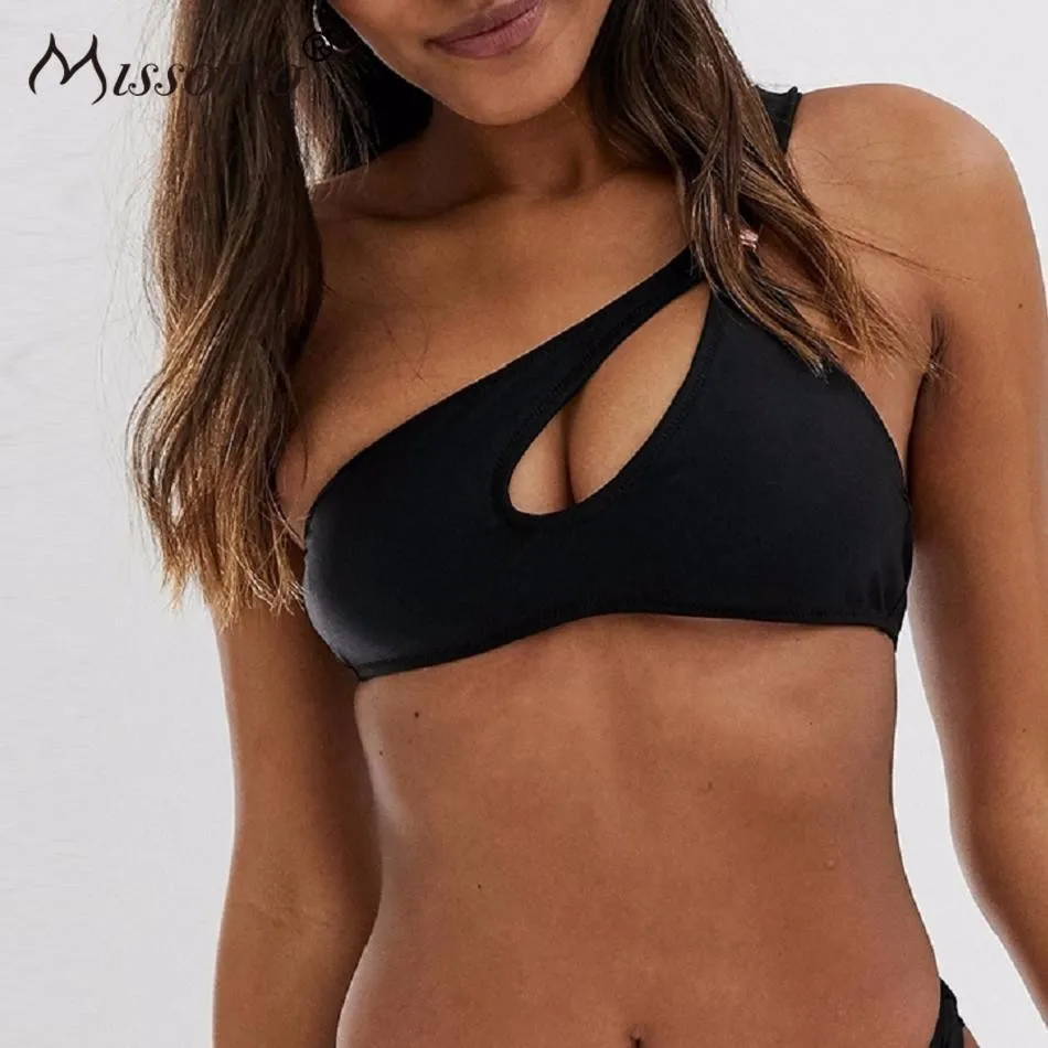 Missomo Simple And Asymmetrical Sexy Hollow Adjustable Single Shoulder Strap Buckle Decorative Solid Color Underwear For Women
Missomo Simple And Asymmetrical Sexy Hollow Adjustable Single Shoulder Strap Buckle Decorative Solid Color Underwear For Women