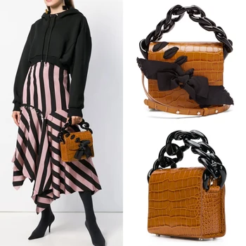 Women's Handbags Chain Cross Body Bag Bow Woven 2018 New Crocodile PU Leather Shoulder Messenger Handbag Small Square Bag
Women's Handbags Chain Cross Body Bag Bow Woven 2018 New Crocodile PU Leather Shoulder Messenger Handbag Small Square Bag