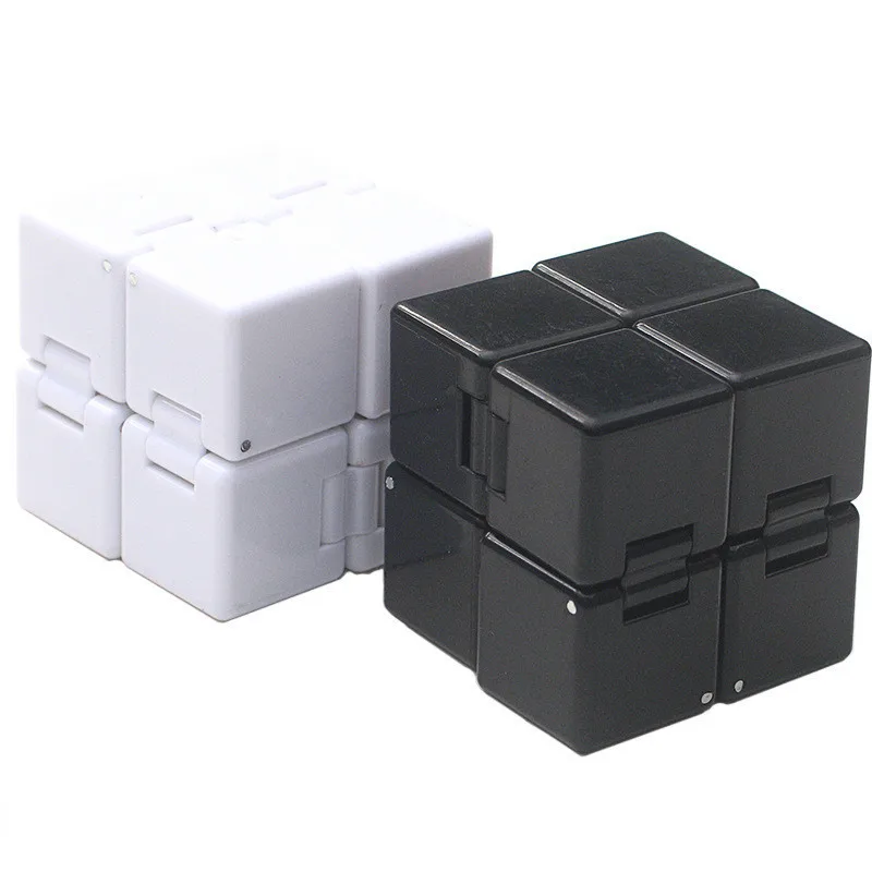 ShengShou 2x2 Infinite Magic Cube Creative Decompression Toy Children's Early Education Toys Folding Magic Cube hand spinner
ShengShou 2x2 Infinite Magic Cube Creative Decompression Toy Children's Early Education Toys Folding Magic Cube hand spinner