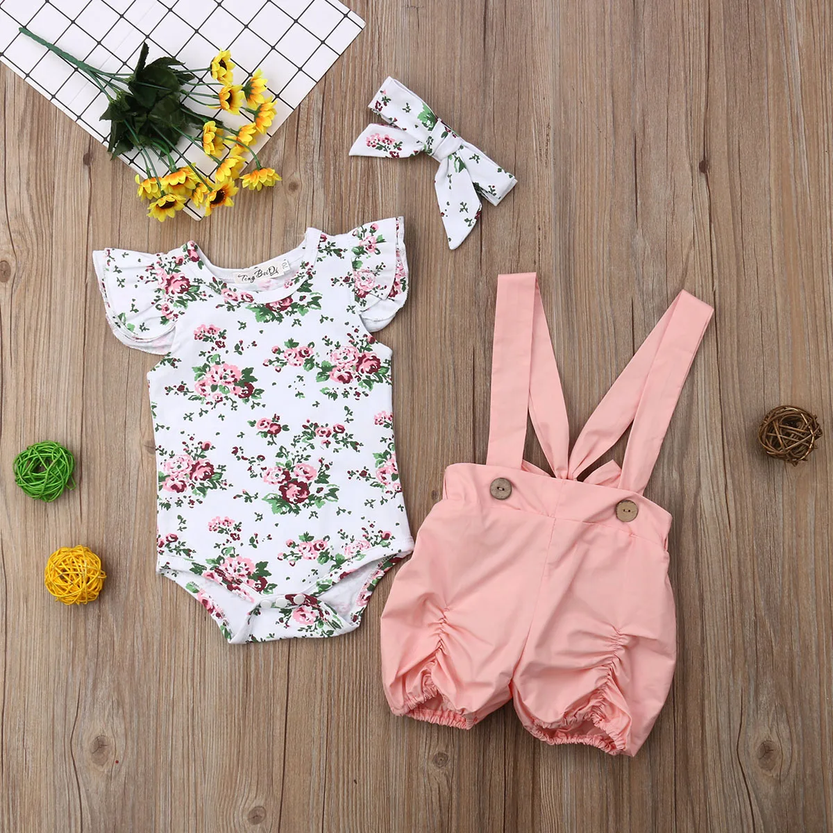 2019 Brand New Newborn Toddler Kid Baby Girl Summer Clothes 3PCS Floral Ruffles Sleeve Romper Tops+Bib Overall Shorts Headband
2019 Brand New Newborn Toddler Kid Baby Girl Summer Clothes 3PCS Floral Ruffles Sleeve Romper Tops+Bib Overall Shorts Headband