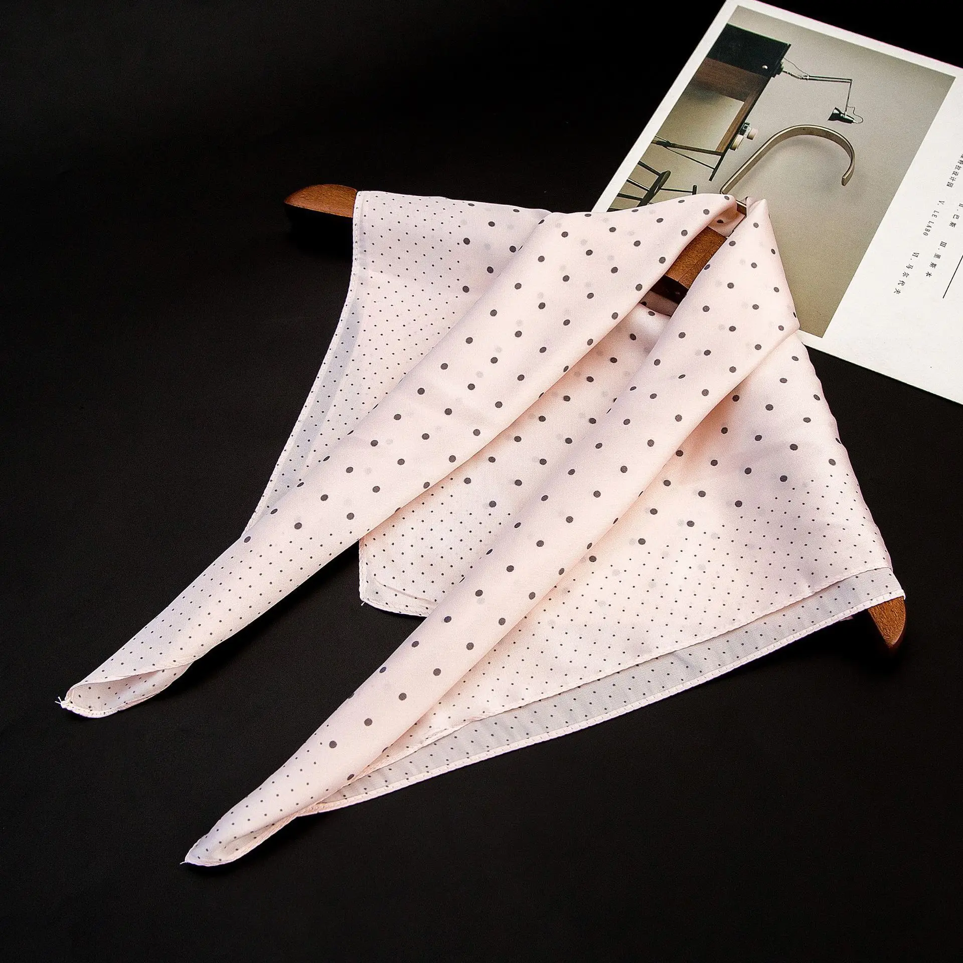 White/Pink Fashion Printed Silk Twill Scarf, Women Ladies Quality Small Square Silk Scarf Necktie Wraps Bag Neck Head Scarf 60cm
White/Pink Fashion Printed Silk Twill Scarf, Women Ladies Quality Small Square Silk Scarf Necktie Wraps Bag Neck Head Scarf 60cm