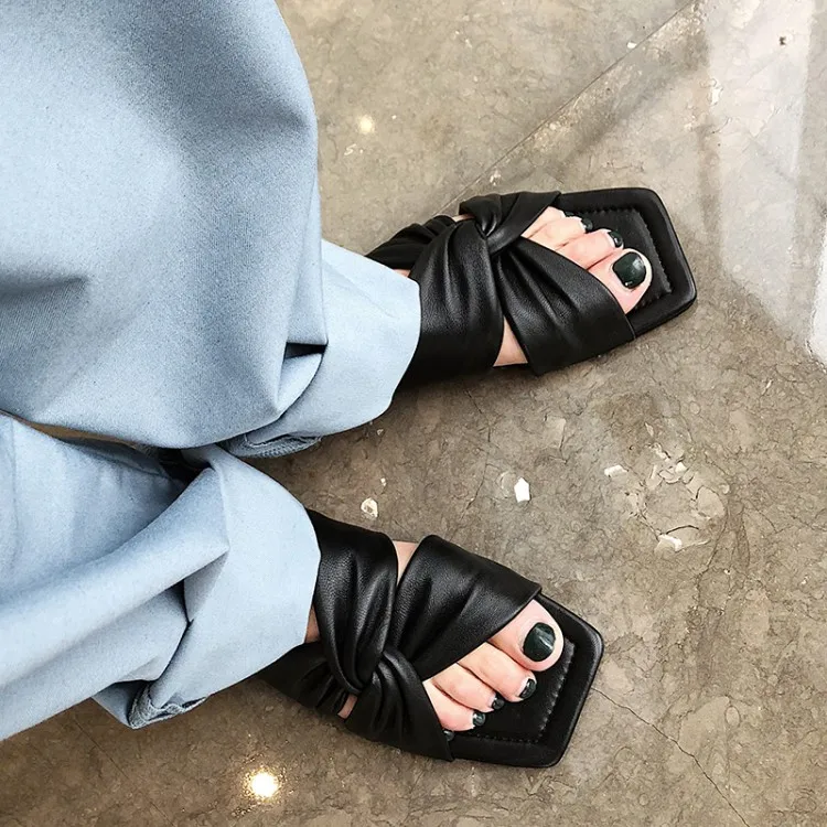 2019 Flat Leather Slippers White Square Toe Crossing Leather Open Toe Casual Mules Lady Slides Summer Shoes Women
2019 Flat Leather Slippers White Square Toe Crossing Leather Open Toe Casual Mules Lady Slides Summer Shoes Women
