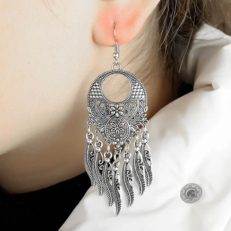 Metal Vintage Tassel Earrings Round Ethnic Pattern Drop Earrings For Women Girls Indian Bohemia Carved Jewelry Gift
Metal Vintage Tassel Earrings Round Ethnic Pattern Drop Earrings For Women Girls Indian Bohemia Carved Jewelry Gift