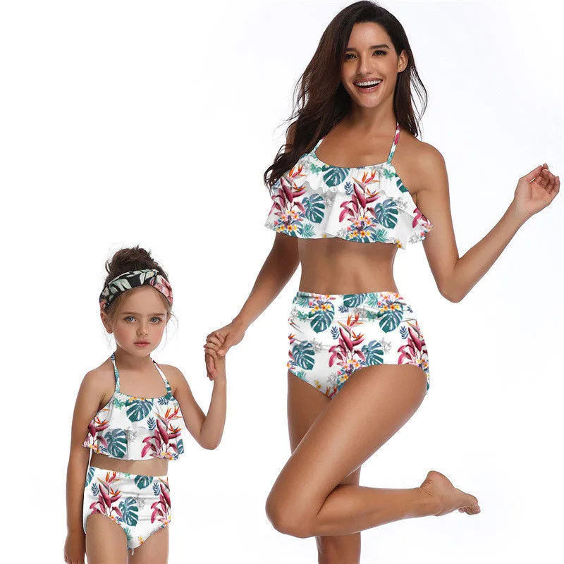 Family Matching Bikinis Set Floral Print Mother Girl Children Kid Swimwear Family Looking Swim Suit Padded Ruffles Beachwear
Family Matching Bikinis Set Floral Print Mother Girl Children Kid Swimwear Family Looking Swim Suit Padded Ruffles Beachwear