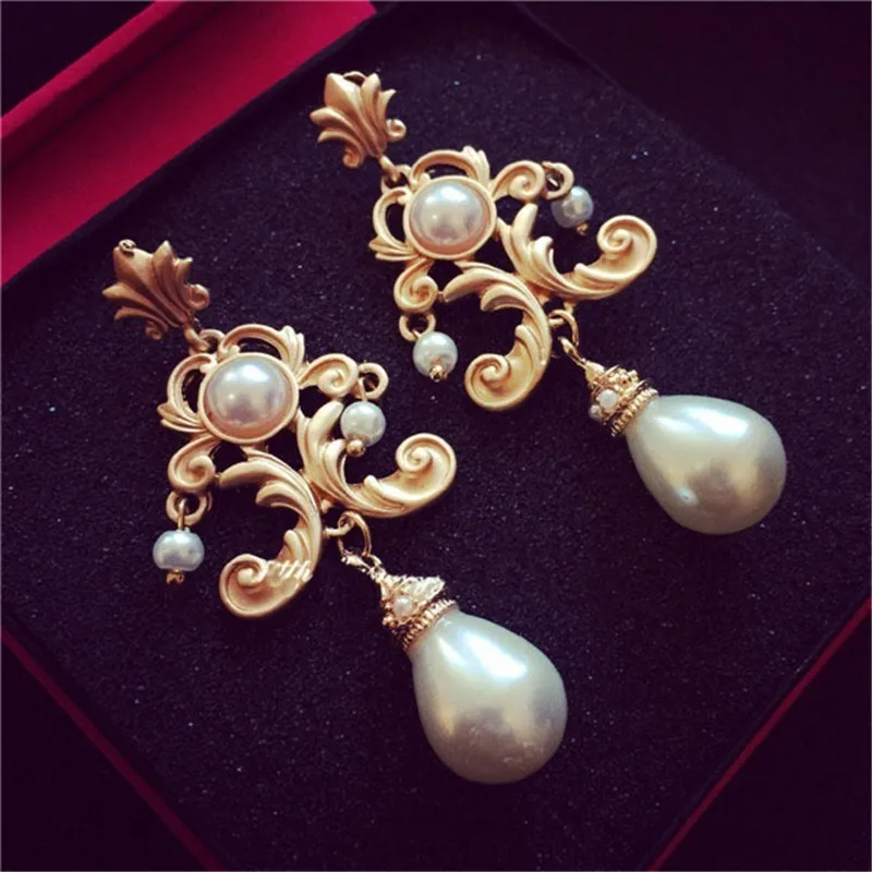 New Fashion Euramerican Palace Vintage Pop Baroque Style Brand Jewelry Pearl Earrings Hyperbole Pendientes Bridal Accessories
New Fashion Euramerican Palace Vintage Pop Baroque Style Brand Jewelry Pearl Earrings Hyperbole Pendientes Bridal Accessories