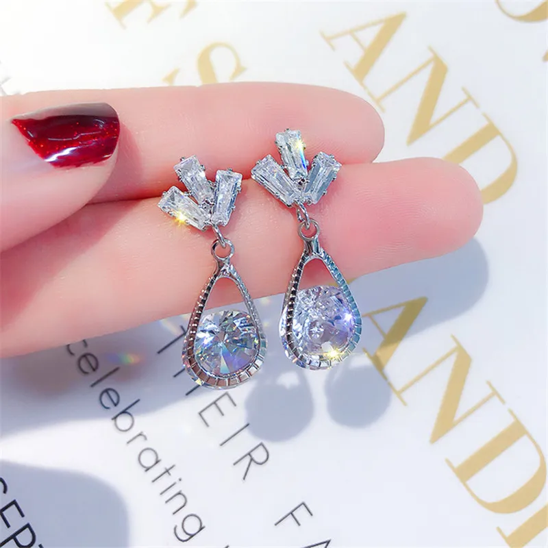 FYUAN Small Crystal Zircon Geometric Drop Earrings for Women Bijoux Silver Color Water Drop Dangle Earring Jewelry Gifts
FYUAN Small Crystal Zircon Geometric Drop Earrings for Women Bijoux Silver Color Water Drop Dangle Earring Jewelry Gifts