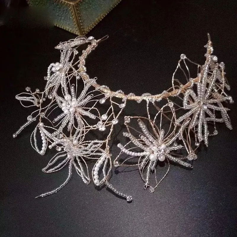 Golden Branches Crystal Flower Headband Vintage Crown Wedding Tiara Hair Decoration For Brides Wedding Hair Accessories
Golden Branches Crystal Flower Headband Vintage Crown Wedding Tiara Hair Decoration For Brides Wedding Hair Accessories