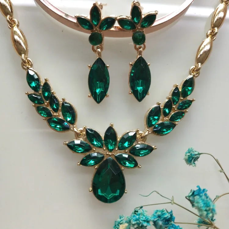 Wholesale Women Jewelry Set Fashion Acrylic Jewelry Crystal Necklace+Earring Two Piece Set Female Elegant Party Jewelry female
Wholesale Women Jewelry Set Fashion Acrylic Jewelry Crystal Necklace+Earring Two Piece Set Female Elegant Party Jewelry female