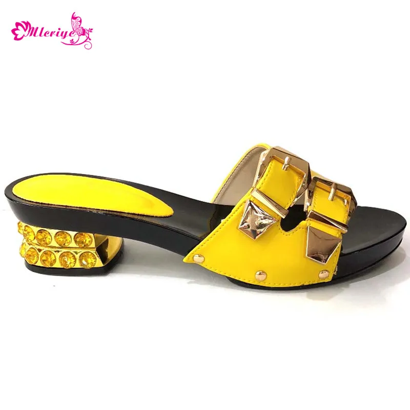 High Quality African Women Shoes Decorated with Rhinestone Womens Dress Shoes Open Toe Elegant Nigerian Party Pumps Bridal Shoes
High Quality African Women Shoes Decorated with Rhinestone Womens Dress Shoes Open Toe Elegant Nigerian Party Pumps Bridal Shoes