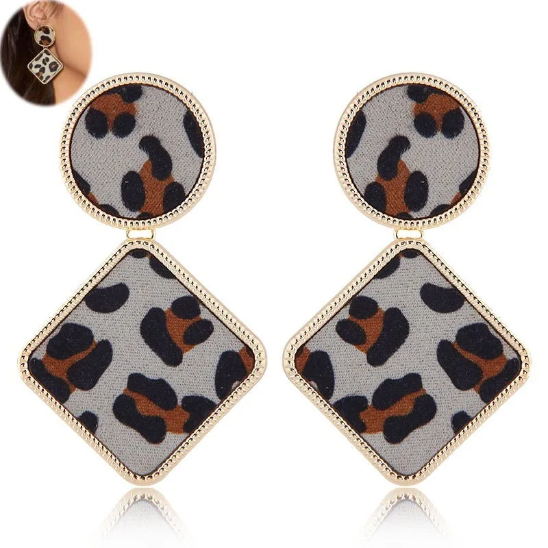 Vintage Lepoard Pattern Square Drop Earrings for Women 2019 Punk Fashion Gold Long Earrings Female Statement Brincos Jewelry
Vintage Lepoard Pattern Square Drop Earrings for Women 2019 Punk Fashion Gold Long Earrings Female Statement Brincos Jewelry