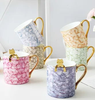 Modern Ceramic Coffee Mugs With Spoon Bone China Gold Handgrip Boss Mug Mom Coffee Lover Gift Travel Coffee Cup Tea
Modern Ceramic Coffee Mugs With Spoon Bone China Gold Handgrip Boss Mug Mom Coffee Lover Gift Travel Coffee Cup Tea