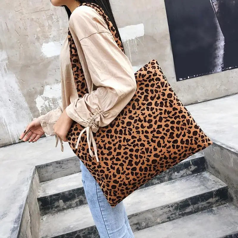Leopard Print pattern Pure Women's handbag Large capacity Handbags Shopping Bag fashion Shoulder Totes School Bags female
Leopard Print pattern Pure Women's handbag Large capacity Handbags Shopping Bag fashion Shoulder Totes School Bags female