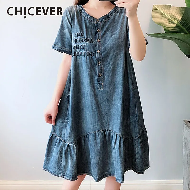 CHICEVER Summer Vintage Letter Embroidery Denim Dress For Women O Neck Button Ruffles Hem Plus Size Knee Length Dresses 2019 New
CHICEVER Summer Vintage Letter Embroidery Denim Dress For Women O Neck Button Ruffles Hem Plus Size Knee Length Dresses 2019 New