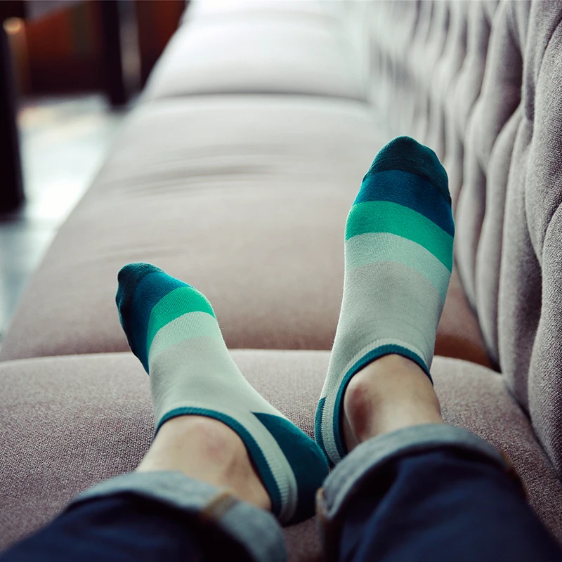 2015 fashion men's casual ankle socks summer style gentlemen color stripes combed men high quality 100% cotton colorful
2015 fashion men's casual ankle socks summer style gentlemen color stripes combed men high quality 100% cotton colorful
