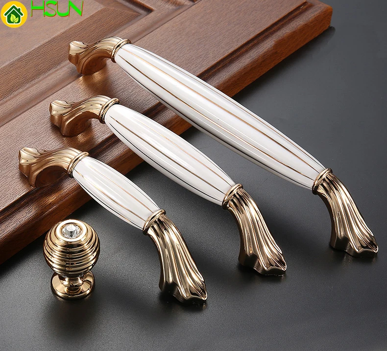 Luxury Zinc Alloy Cabinet Drawer Knobs European Wardrobe Furniture Handle Accessories Z-1673
Luxury Zinc Alloy Cabinet Drawer Knobs European Wardrobe Furniture Handle Accessories Z-1673