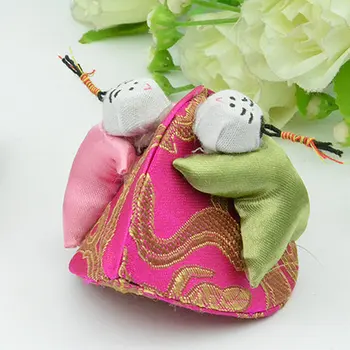 Wholesale 3Pcs/lot Chinese Handmade Clasic Embroidered kids Silk Jewelry Boxes Gift box Popular Embroidery Pouch Casket
Wholesale 3Pcs/lot Chinese Handmade Clasic Embroidered kids Silk Jewelry Boxes Gift box Popular Embroidery Pouch Casket