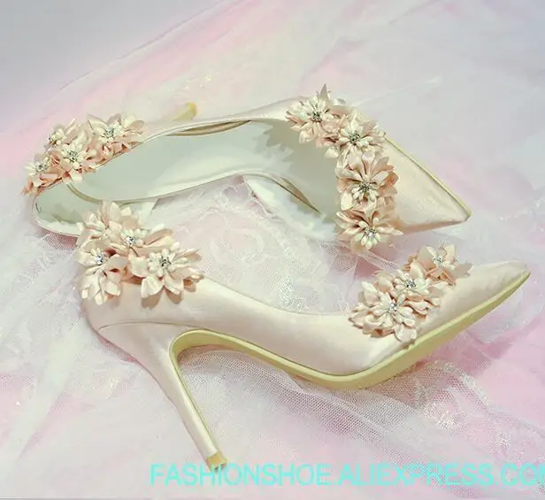 elegant bridal champagne flower high heel wedding shoes Side empty pointed toe flower high heel wedding bridal shoes real photos
elegant bridal champagne flower high heel wedding shoes Side empty pointed toe flower high heel wedding bridal shoes real photos