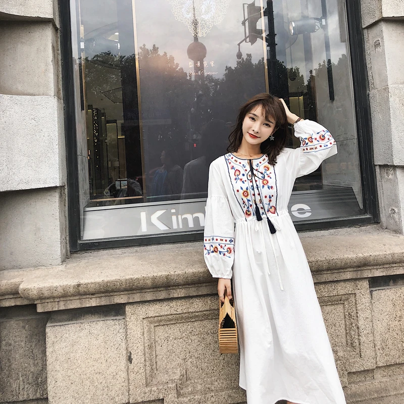 Make video Bohemia resort wind of autumn new fund cotton embroidery tassel with waist dress
Make video Bohemia resort wind of autumn new fund cotton embroidery tassel with waist dress