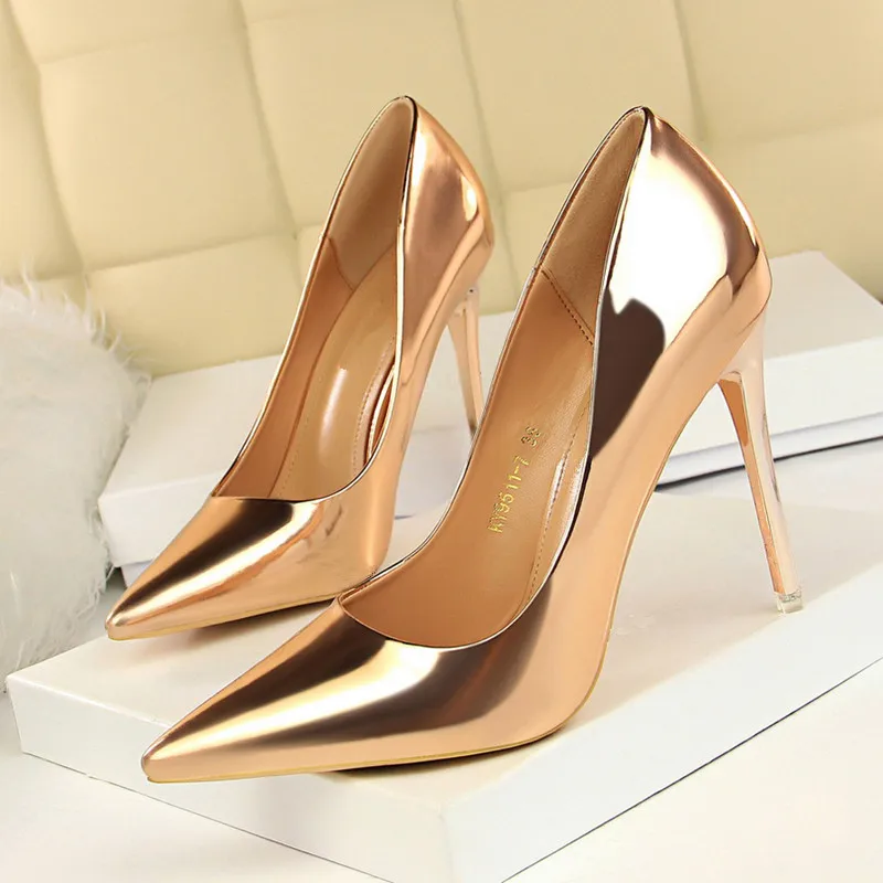 Plus Size 34-39 Women Shoes Pointed Toe Pumps Patent Leather Dress Shoes High Heels Shoes Gold Sliver Wedding Shoes DS-A0156
Plus Size 34-39 Women Shoes Pointed Toe Pumps Patent Leather Dress Shoes High Heels Shoes Gold Sliver Wedding Shoes DS-A0156