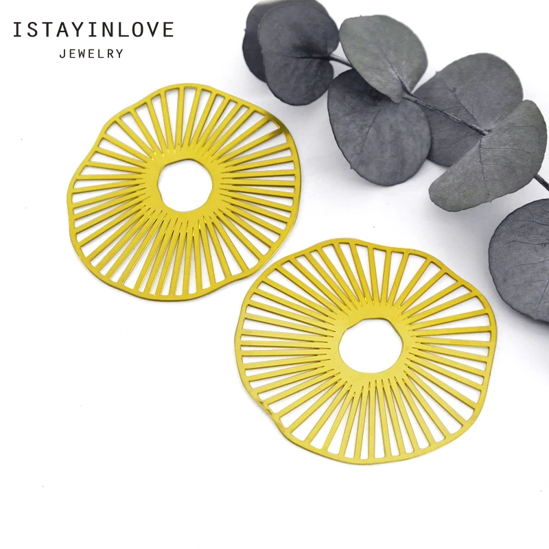 Handmade Jewelry Making Supplies Pendant Laser Cut Metal Raw Brass Geometry Flower Charm For DIY Necklace Earring Brooch RD099 2
Handmade Jewelry Making Supplies Pendant Laser Cut Metal Raw Brass Geometry Flower Charm For DIY Necklace Earring Brooch RD099 2