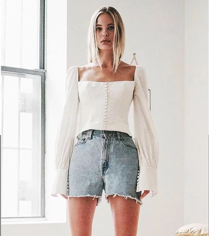2019 Summer New Women Sexy Off Shoulder White Shirt Button Lantern Square Collar Vintage Blouse Long Sleeve Top
2019 Summer New Women Sexy Off Shoulder White Shirt Button Lantern Square Collar Vintage Blouse Long Sleeve Top