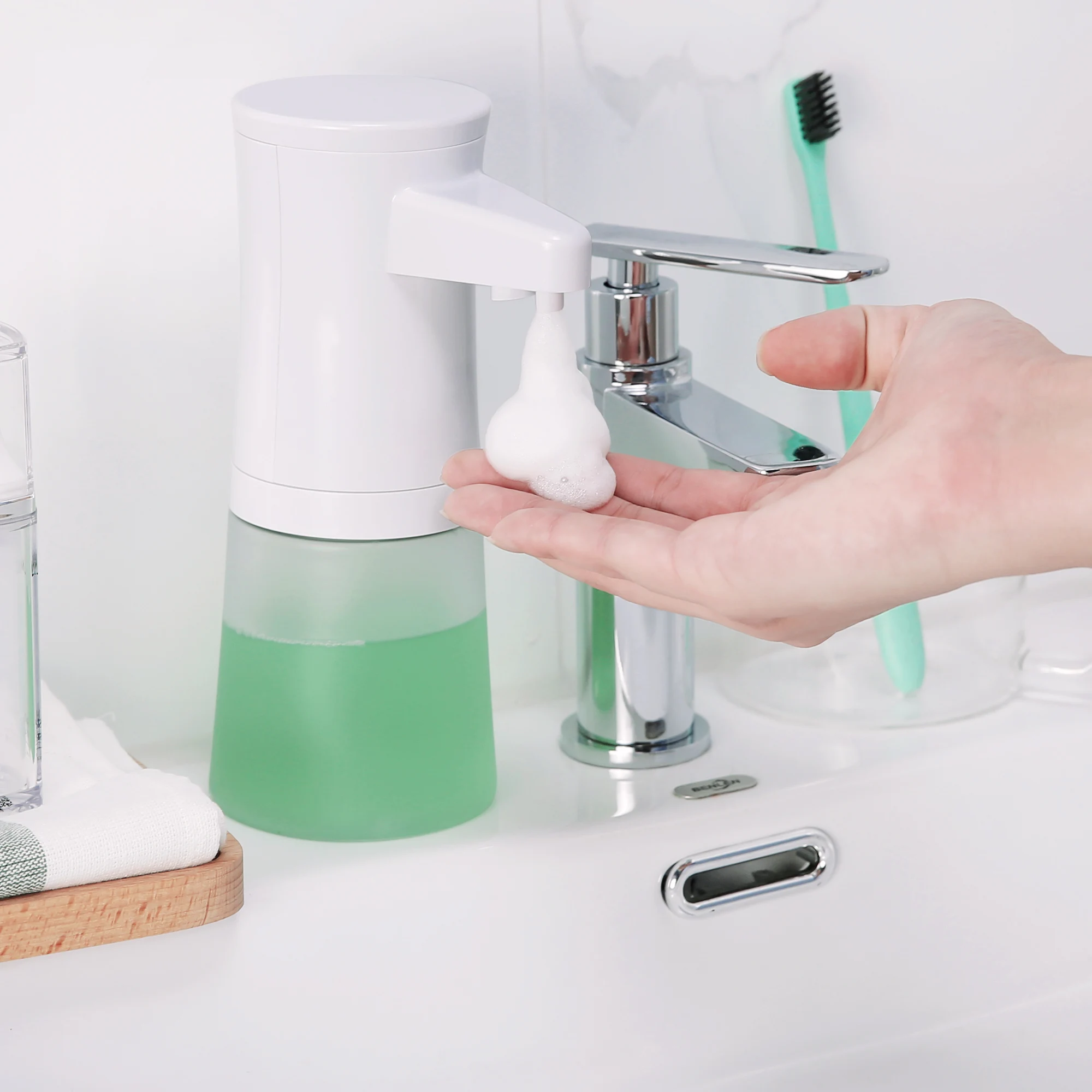 

350ML Smart Automatic Foam Soap Dispenser Infrared Sensing Shampoo Shower Gel Universal Touchless Portable Liquid Soap Dispenser