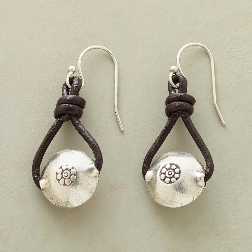 Dazzling Solid Silver Pearl Denim's Best Pal Earrings Bridal Wedding Hook Dangle Earring Wedding Jewelry Gifts
Dazzling Solid Silver Pearl Denim's Best Pal Earrings Bridal Wedding Hook Dangle Earring Wedding Jewelry Gifts