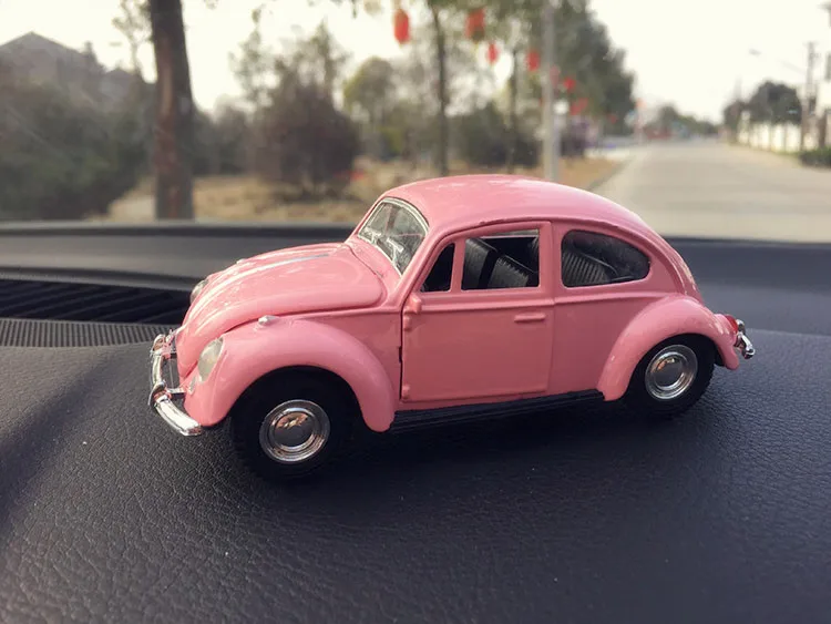 Simulation Alloy Diecast Car Model Pink Retro Classic Beetle Toy Perfume Ornaments Car Interior Decoration Accessories Gift
Simulation Alloy Diecast Car Model Pink Retro Classic Beetle Toy Perfume Ornaments Car Interior Decoration Accessories Gift