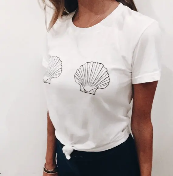 Sea Shell Bra Top Mermaid Shirt Beach Boob Tumblr T Shirt Fashion Mermaid Summer T Shirt High Quality Casual Tops Drop Shipping
Sea Shell Bra Top Mermaid Shirt Beach Boob Tumblr T Shirt Fashion Mermaid Summer T Shirt High Quality Casual Tops Drop Shipping