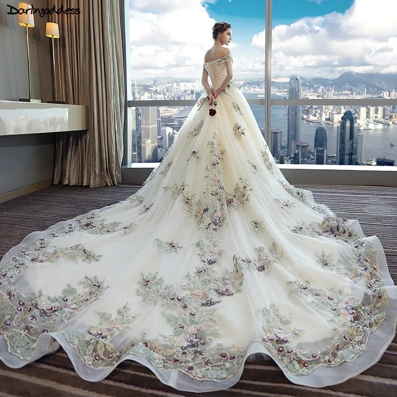 2019 Luxury 1.5 Meters Long Train Wedding Dress Plus Size Embroidery Pearls Vestido De Noiva Ball Gown Bridal Gowns Real Photo
2019 Luxury 1.5 Meters Long Train Wedding Dress Plus Size Embroidery Pearls Vestido De Noiva Ball Gown Bridal Gowns Real Photo