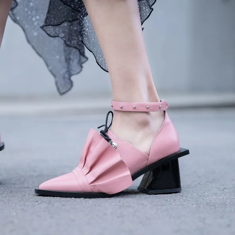 2018 Hot Summer Shoes Sandals Med Strange Style Heels Pointed Toes Flowers Rivet Design Sandals Fashion Sexy Tipe Shoes Woman
2018 Hot Summer Shoes Sandals Med Strange Style Heels Pointed Toes Flowers Rivet Design Sandals Fashion Sexy Tipe Shoes Woman