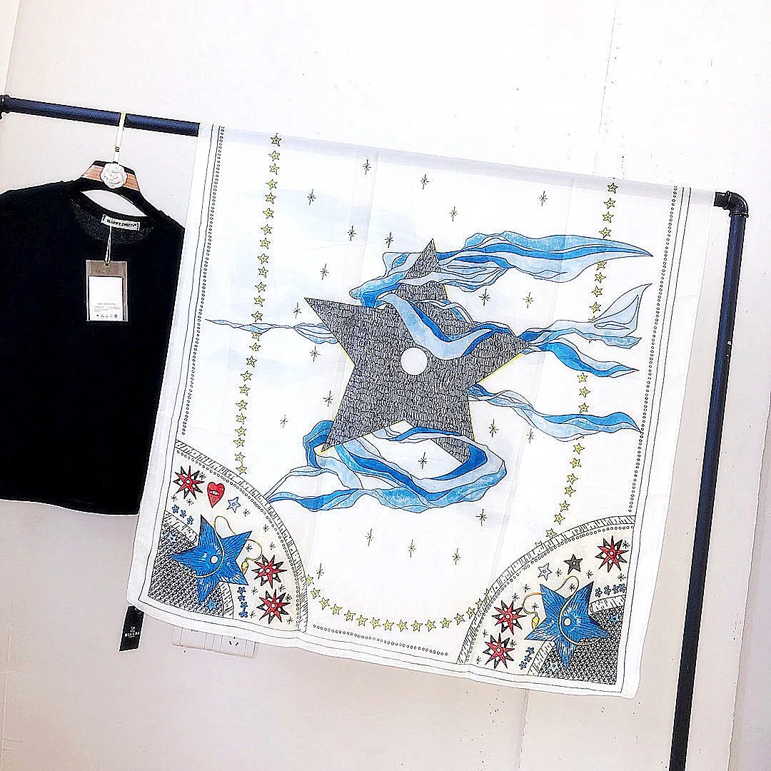 Spring 180*90cm Tarot Series New Design Stars Sunscreen Scarf Women Luxury Brand Silk Scarf Print Blue Floral Scaves Shawls
Spring 180*90cm Tarot Series New Design Stars Sunscreen Scarf Women Luxury Brand Silk Scarf Print Blue Floral Scaves Shawls
