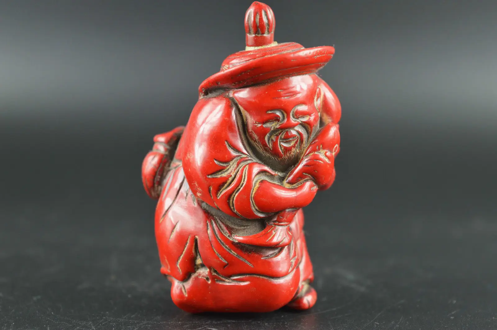 Collectable Chinese Red Coral Carved Old Man Hold Fish Good Harvest Exquisite Small Statues
Collectable Chinese Red Coral Carved Old Man Hold Fish Good Harvest Exquisite Small Statues