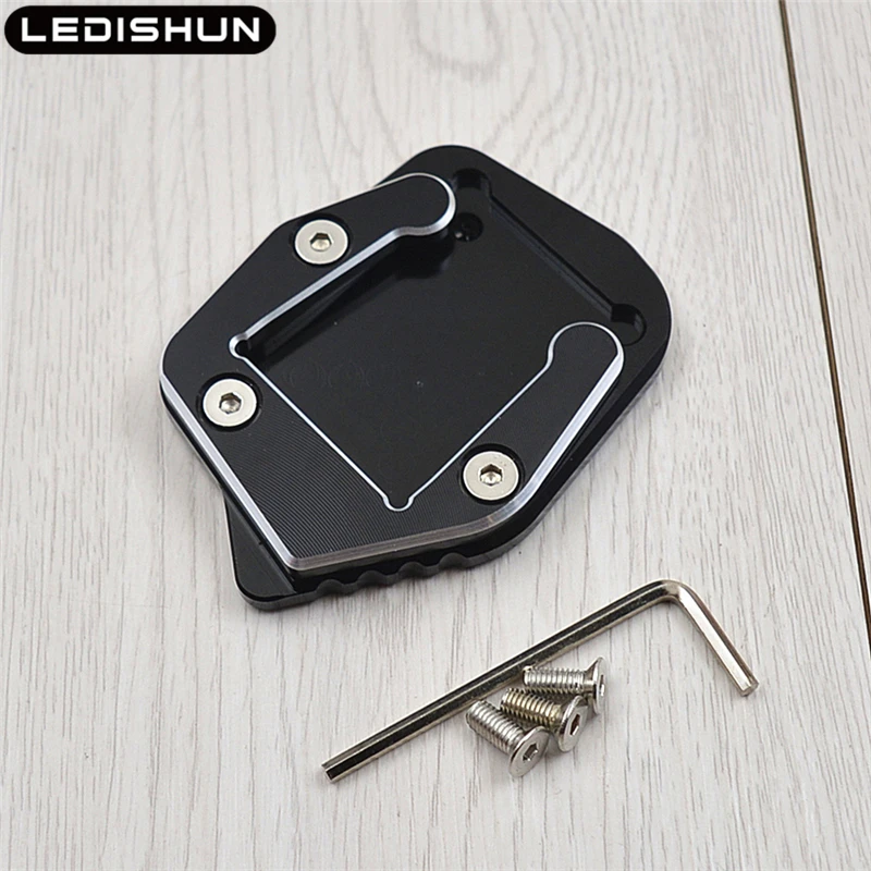Motorcycle CNC Kickstand Foot Side Stand Extension Pad Support Plate For CFMOTO 400NK 650NK 650 NK 400 NK CF 400 CF 650
Motorcycle CNC Kickstand Foot Side Stand Extension Pad Support Plate For CFMOTO 400NK 650NK 650 NK 400 NK CF 400 CF 650