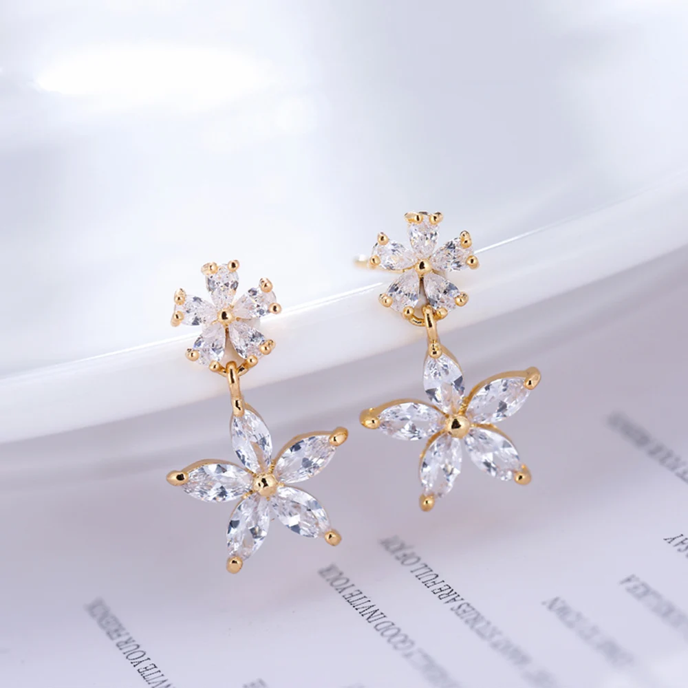 2019 New Hot Gold Silver Color Small Flower Earrings Fashion Cubic Zirconia Wedding Earrings For Women Crystal Jewelry
2019 New Hot Gold Silver Color Small Flower Earrings Fashion Cubic Zirconia Wedding Earrings For Women Crystal Jewelry