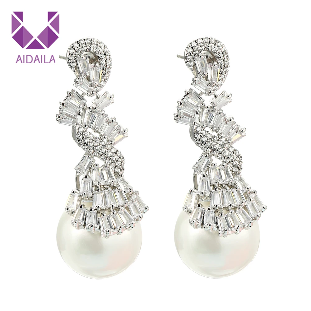 Women Dangle Wedding Earrings for Bride with Full AAA+ Cubic Zirconia Zircon CZ and Pearl Light Luxury Design
Women Dangle Wedding Earrings for Bride with Full AAA+ Cubic Zirconia Zircon CZ and Pearl Light Luxury Design