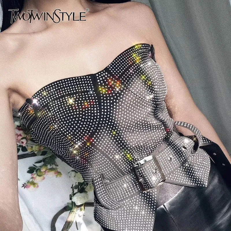 TWOTWINSTYLE Off Shoulder Sexy Women Blouse Sleeveless Strapless Diamond Patchwork Slim Asymmetrical Female Clothing Fashion New
TWOTWINSTYLE Off Shoulder Sexy Women Blouse Sleeveless Strapless Diamond Patchwork Slim Asymmetrical Female Clothing Fashion New