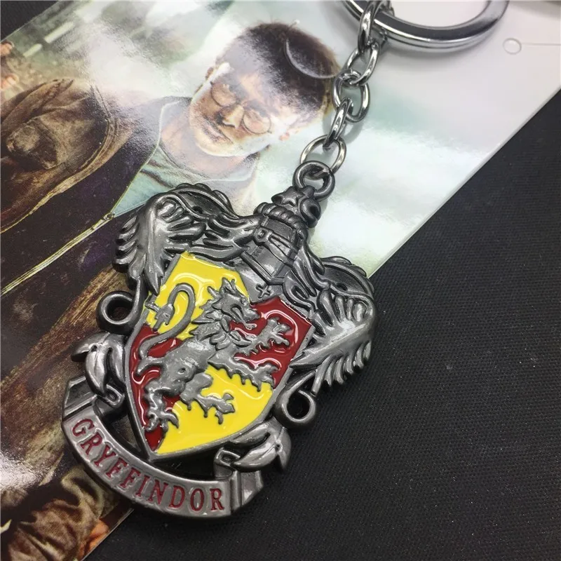 Harri Potter keychain HP Harry Gryffindor/Hogwarts Slytherin School Metal key chain Chestpin Costume Accessory key ring
Harri Potter keychain HP Harry Gryffindor/Hogwarts Slytherin School Metal key chain Chestpin Costume Accessory key ring