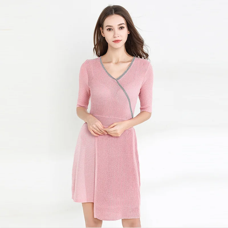 Spring and summer new arrival European and American knitted dress v-neck ramie irregular knitting sexy mini dress spring 1935
Spring and summer new arrival European and American knitted dress v-neck ramie irregular knitting sexy mini dress spring 1935