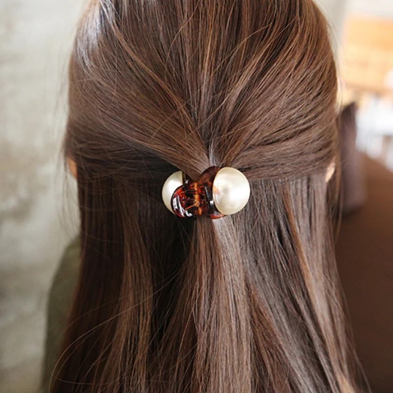 Popular 1PC Simulated Pearl Barrette Hair Claws Exquisite Elegant Hair Accessories for Women Female Hair Clips Jewelry Gift
Popular 1PC Simulated Pearl Barrette Hair Claws Exquisite Elegant Hair Accessories for Women Female Hair Clips Jewelry Gift