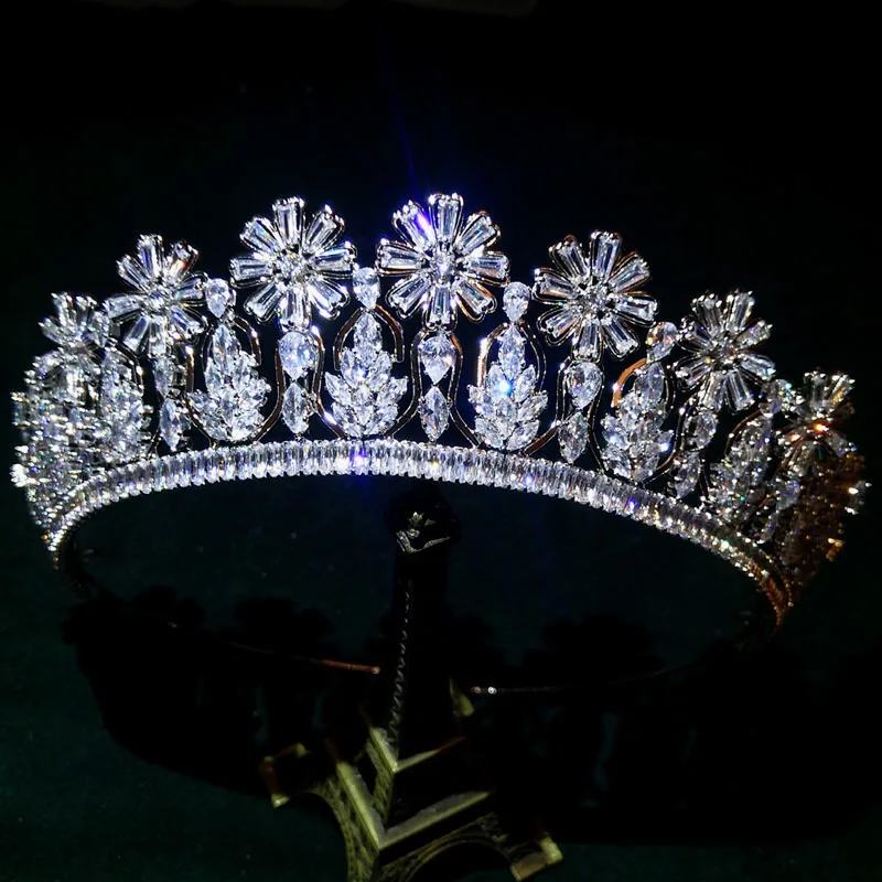 European Sparkling Flower AAA Zircon Bridal Tiaras Crowns Diadem Zirconia Wedding Hairbands For Brides Bridesmaid Women Jewelry
European Sparkling Flower AAA Zircon Bridal Tiaras Crowns Diadem Zirconia Wedding Hairbands For Brides Bridesmaid Women Jewelry
