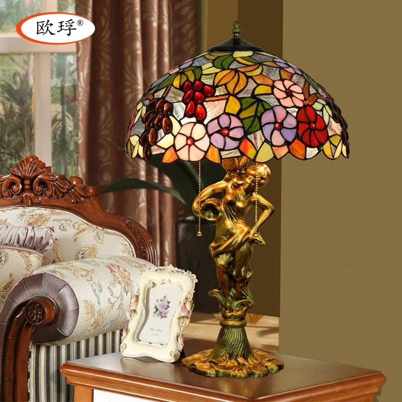 American Pastoral Tiffany Stained Glass Table Lamp Living Room Bedroom Bedside Lamp
American Pastoral Tiffany Stained Glass Table Lamp Living Room Bedroom Bedside Lamp