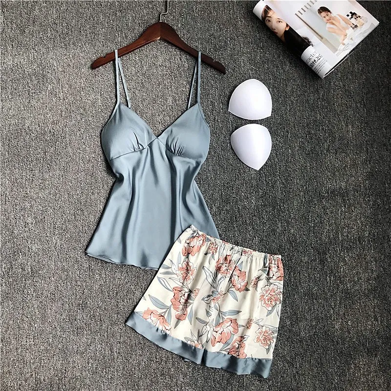 Sexy Floral Print Lace Cami Top And Shorts Satin Pajama Sets Summer Women Spaghetti Strap Fake Silk Sleepwear
Sexy Floral Print Lace Cami Top And Shorts Satin Pajama Sets Summer Women Spaghetti Strap Fake Silk Sleepwear