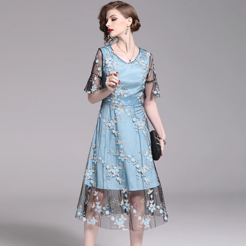 Women's 2019 Summer Flower Embroidery Lace Dress Fashion Flare Sleeve Blue Lining Black Mesh Vestidos Midi Vintage Long Dress
Women's 2019 Summer Flower Embroidery Lace Dress Fashion Flare Sleeve Blue Lining Black Mesh Vestidos Midi Vintage Long Dress