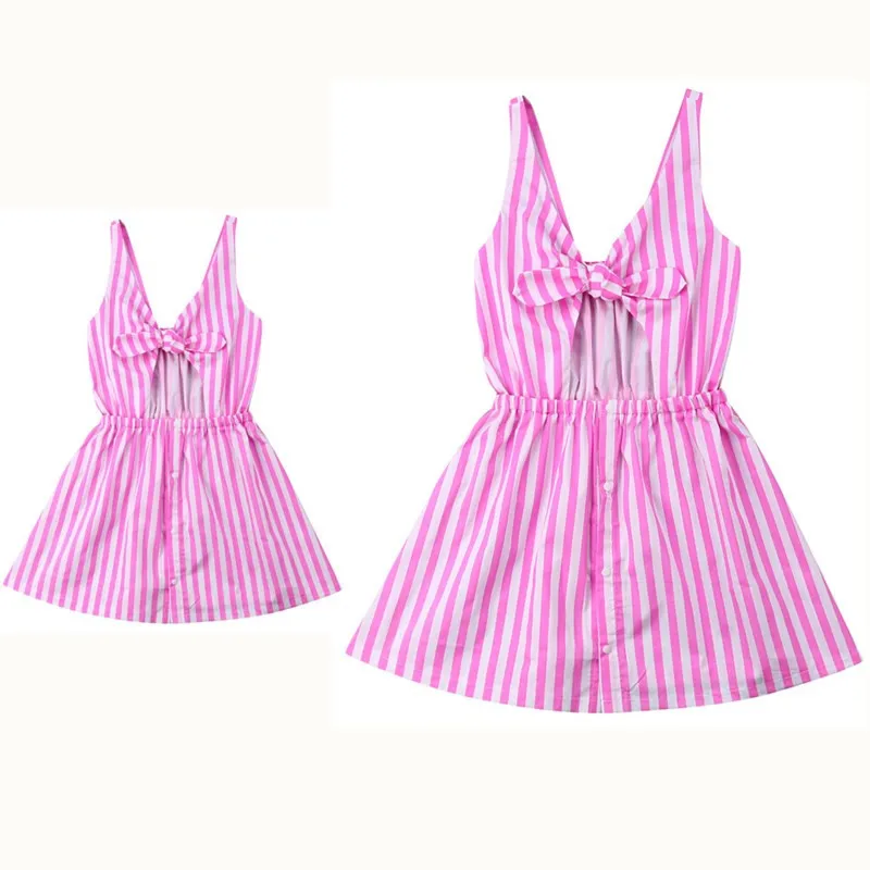 Mother&Daughter Dress Family Matching Clothes New 2019 Summer Mom Kids Girl Pink Striped Sleeveless Bow Maxi Dresses Family Look
Mother&Daughter Dress Family Matching Clothes New 2019 Summer Mom Kids Girl Pink Striped Sleeveless Bow Maxi Dresses Family Look