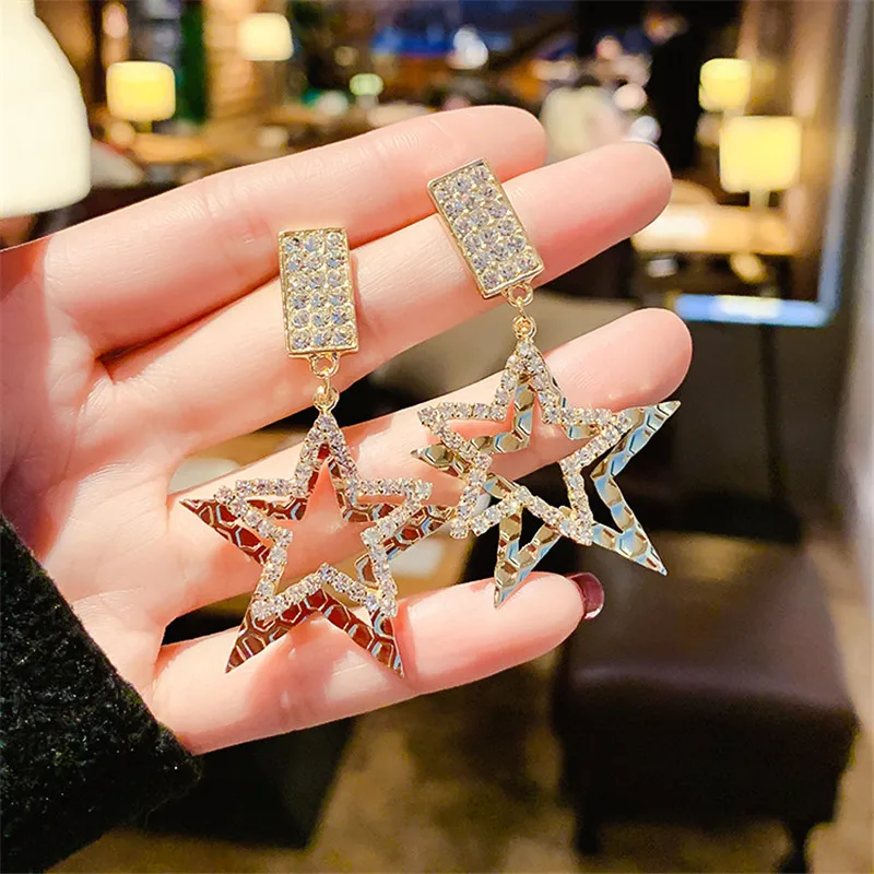FYUAN Popular Korean Style Double Star Drop Earrings for Women Shiny Gold Color Rhinestone Dangle Earring Bar Party Jewelry Gift
FYUAN Popular Korean Style Double Star Drop Earrings for Women Shiny Gold Color Rhinestone Dangle Earring Bar Party Jewelry Gift