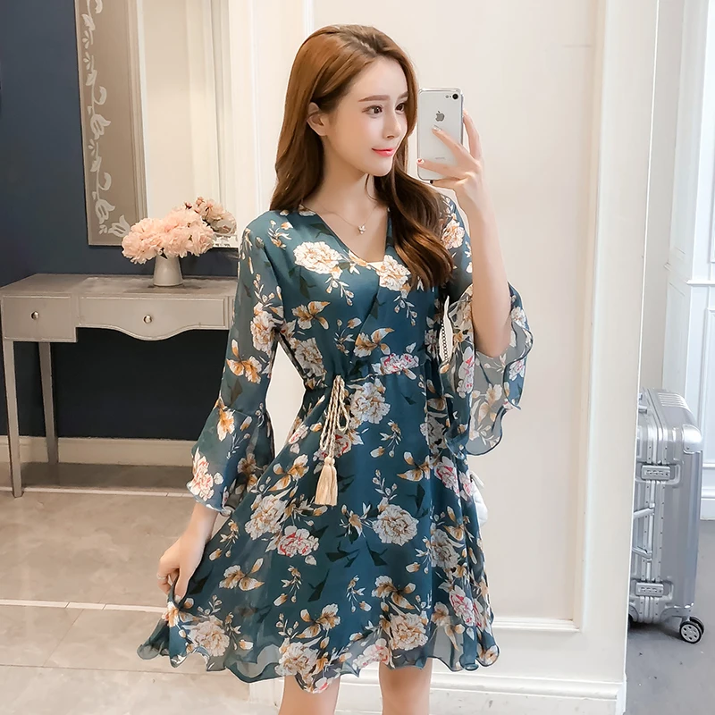 New Women dress Flare Sleeve Print Chiffon V-Neck Have A Waist Dresses Pink Blue 3332
New Women dress Flare Sleeve Print Chiffon V-Neck Have A Waist Dresses Pink Blue 3332